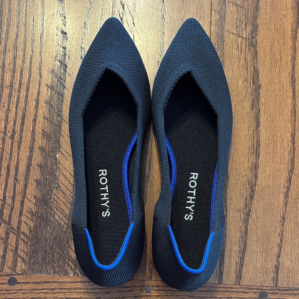 Rothy's Pointed-Toe Flats in Black with Blue Trim sz 7.5